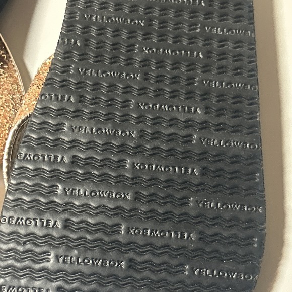 Yellow‎ Box Women's 6.5 Bling Sandal Gold Sequins Flip Flops Thongs - Picture 7 of 8